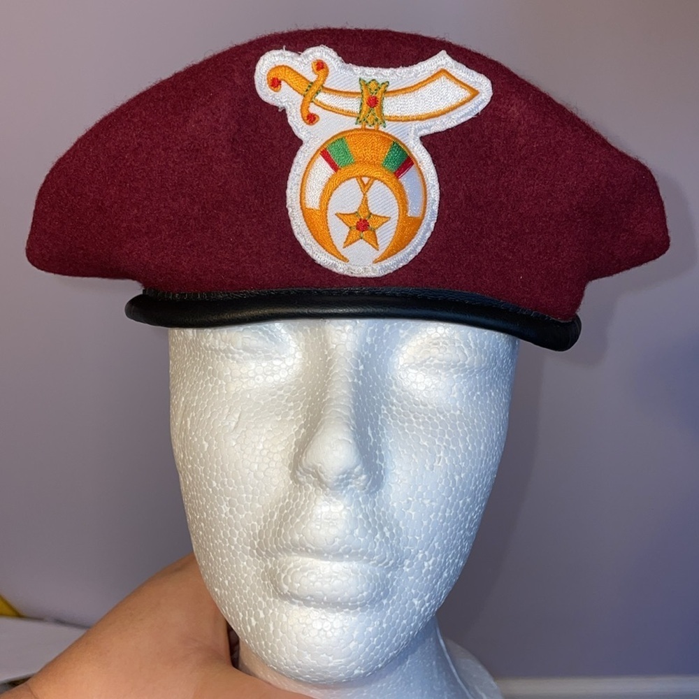 Vintage Masonic Freemasons Shriners Patch Wool Felt Beret Hat Maroon size 7 1/4